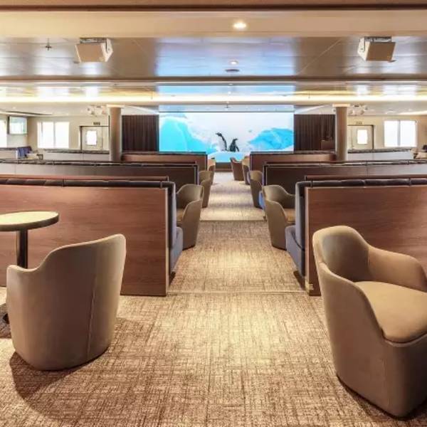 船只一览 (Ships at a Glance)