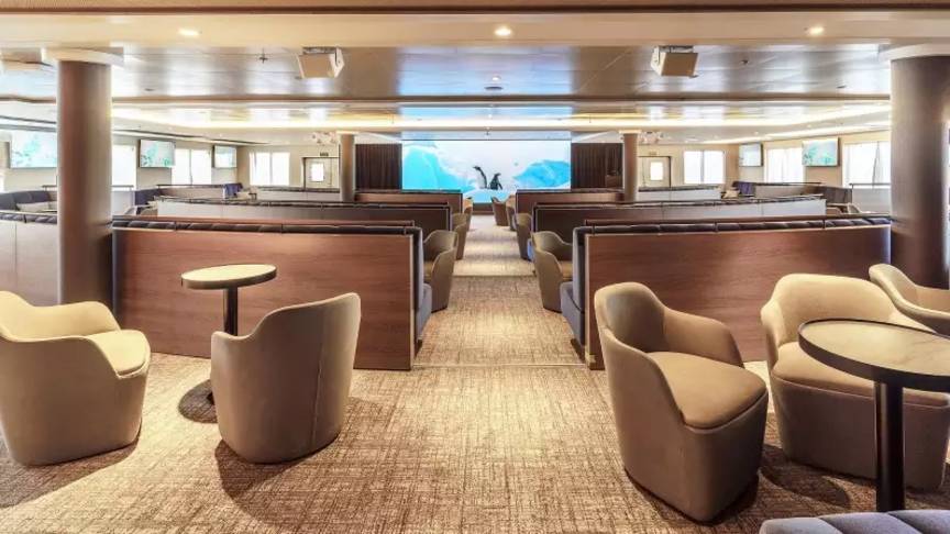 船只一览 (Ships at a Glance)