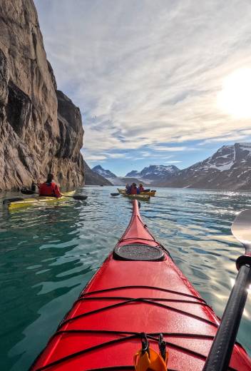 关于我们 (About Us)