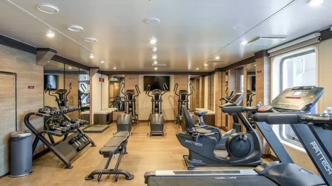 世界探索号 (World Explorer)