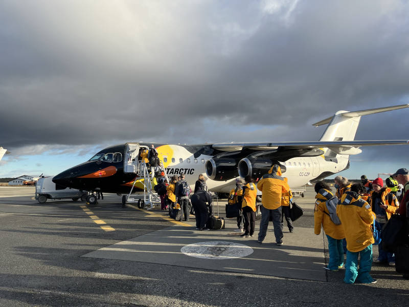 南极捷运：飞越德雷克海峡