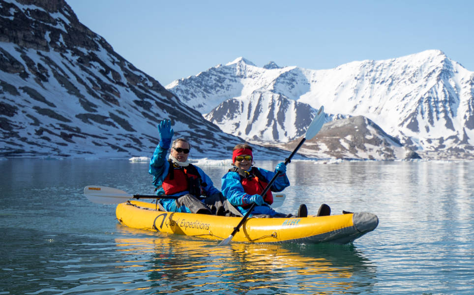 冰岛到格陵兰岛日全食，17 天