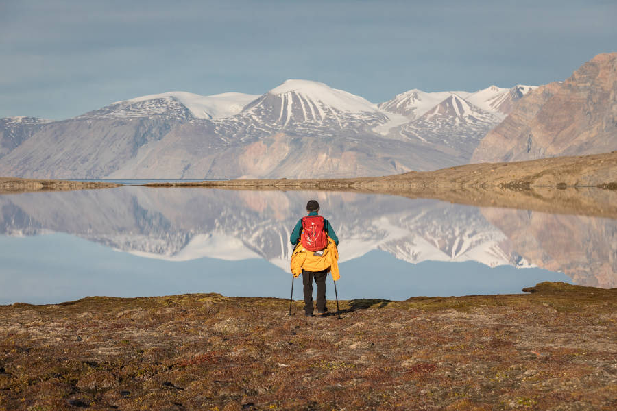 冰岛到格陵兰岛日全食，17 天