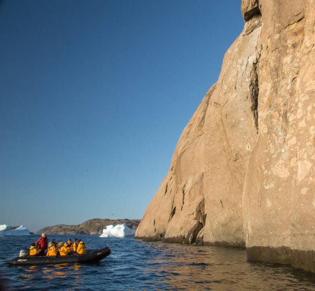 冰岛到格陵兰岛日全食，17 天