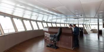 世界探索号 (World Explorer)