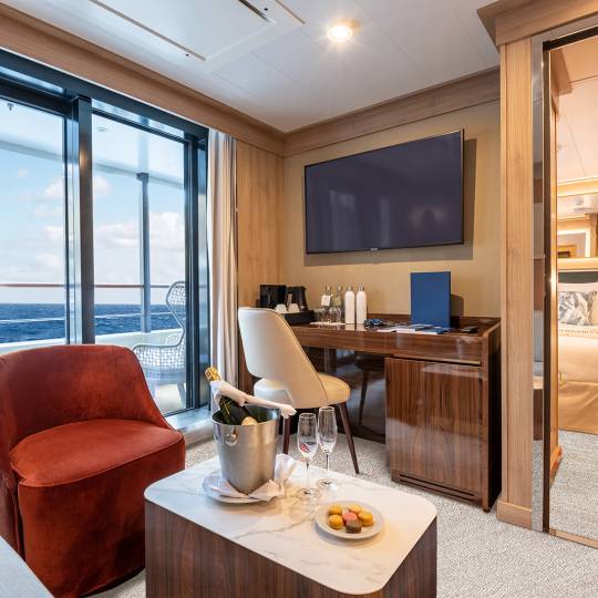 世界航海家号(World Voyager)