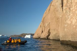 冰岛到格陵兰岛日全食，17 天